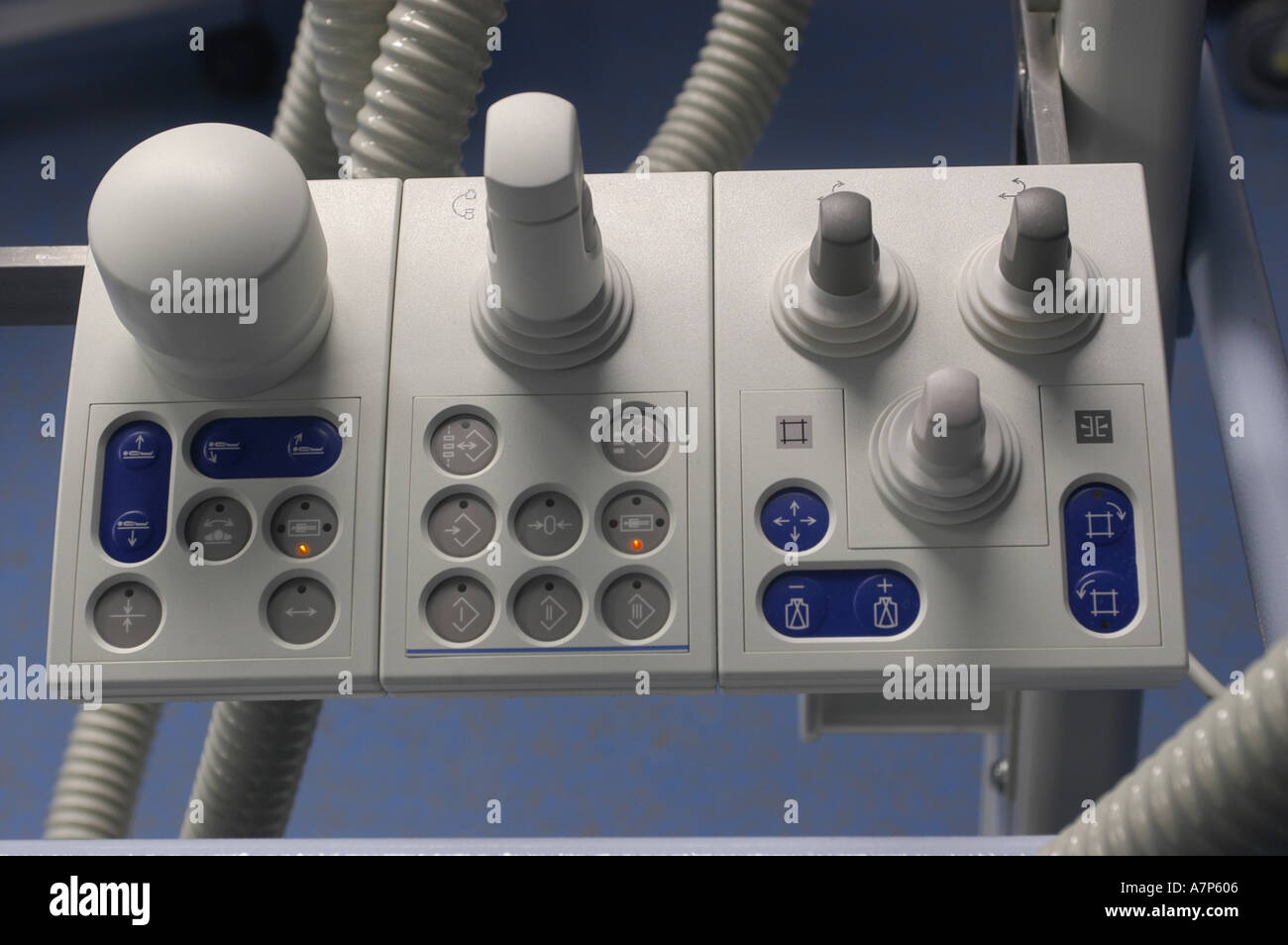 DEU Deutschland Westdeutsches Herzzentrum Essen Klinik fuer Kardiologie Hybridraum DEU Germania Essen Centro di cardiologia della Germania Ovest clinica per la cardiologia HYBRID room WICHTIG Fotos duerfen nicht fuer Werbung PR anderer Kliniken Krankenhaeuser eingesetzt werden Foto Stock