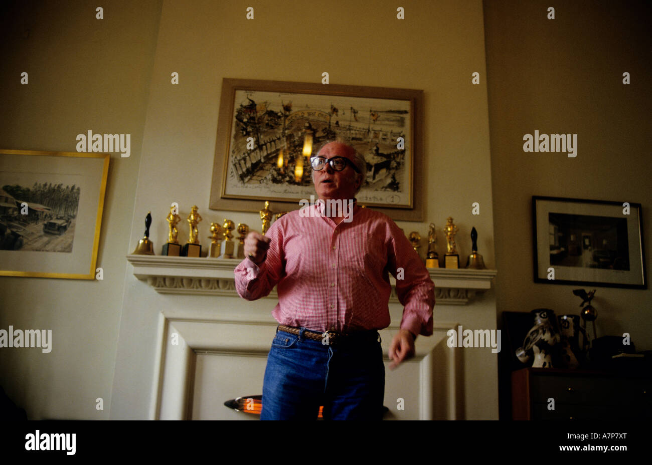 SIR Richard Attenborough attore direttore presso la sua casa di Richmond in 1985 Foto Stock