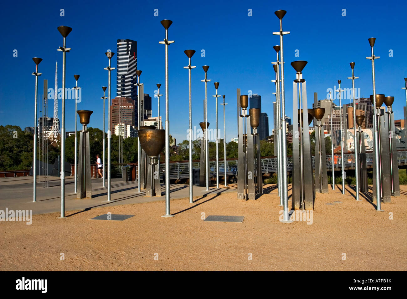 Melbourne Cityscape / con la "federazione campane' visto da 'Birrarung Marr Park' Melbourne Victoria Australia. Foto Stock