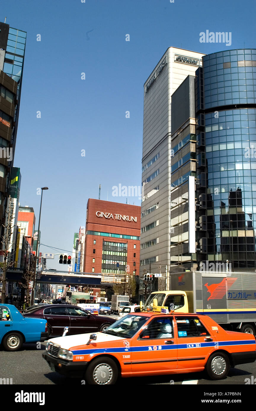 Giappone Tokyo Asian auto su strada il trasporto di traffico rush Foto Stock