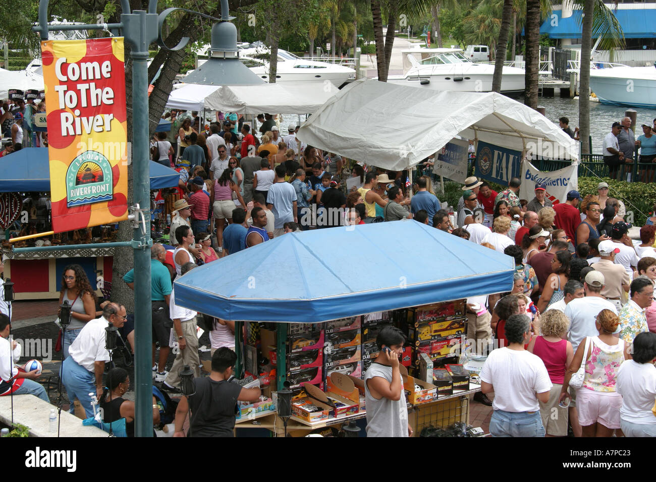 Ft. Fort Lauderdale Florida, Las Olas River waterwalk, Fiesta, ispanica Latino etnico immigrati minoritari, cultura, intrattenimento dal vivo, perf Foto Stock