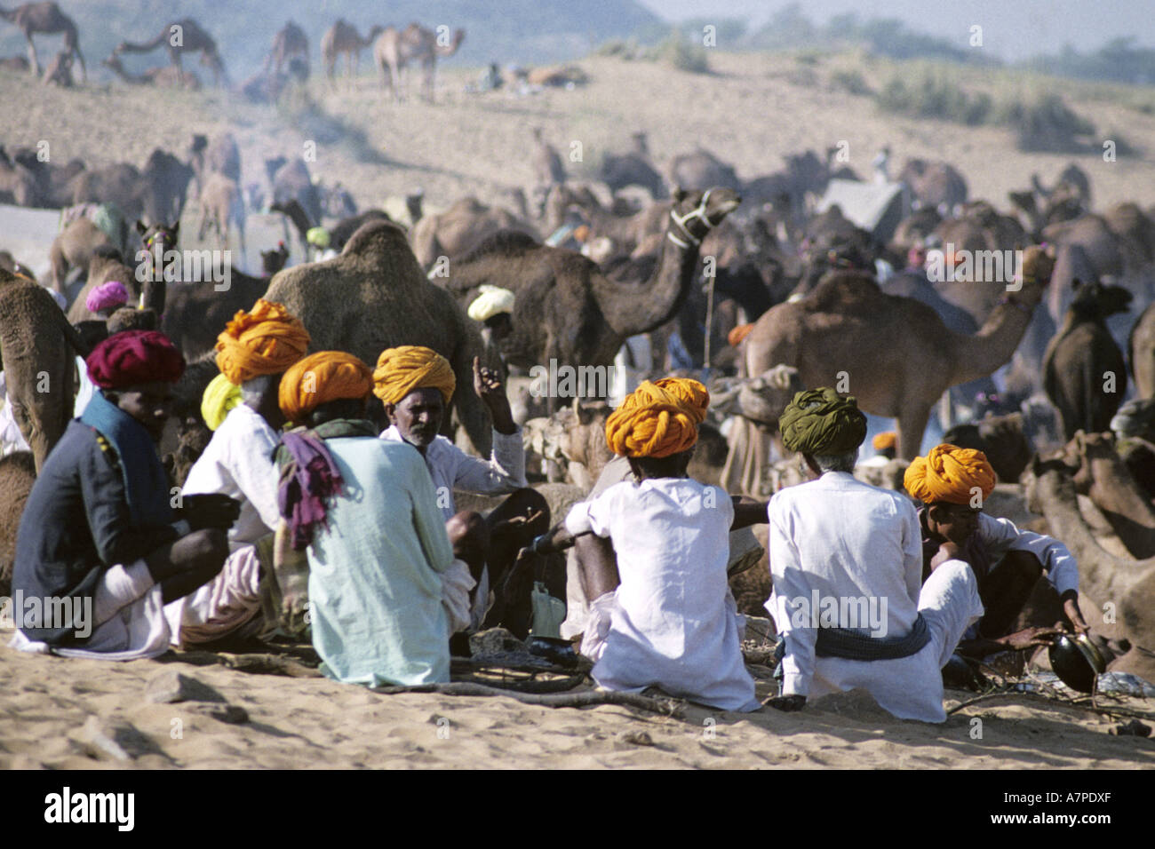 Uomini alla Fiera di Pushkar, India Rajasthan, Pushkar Foto Stock