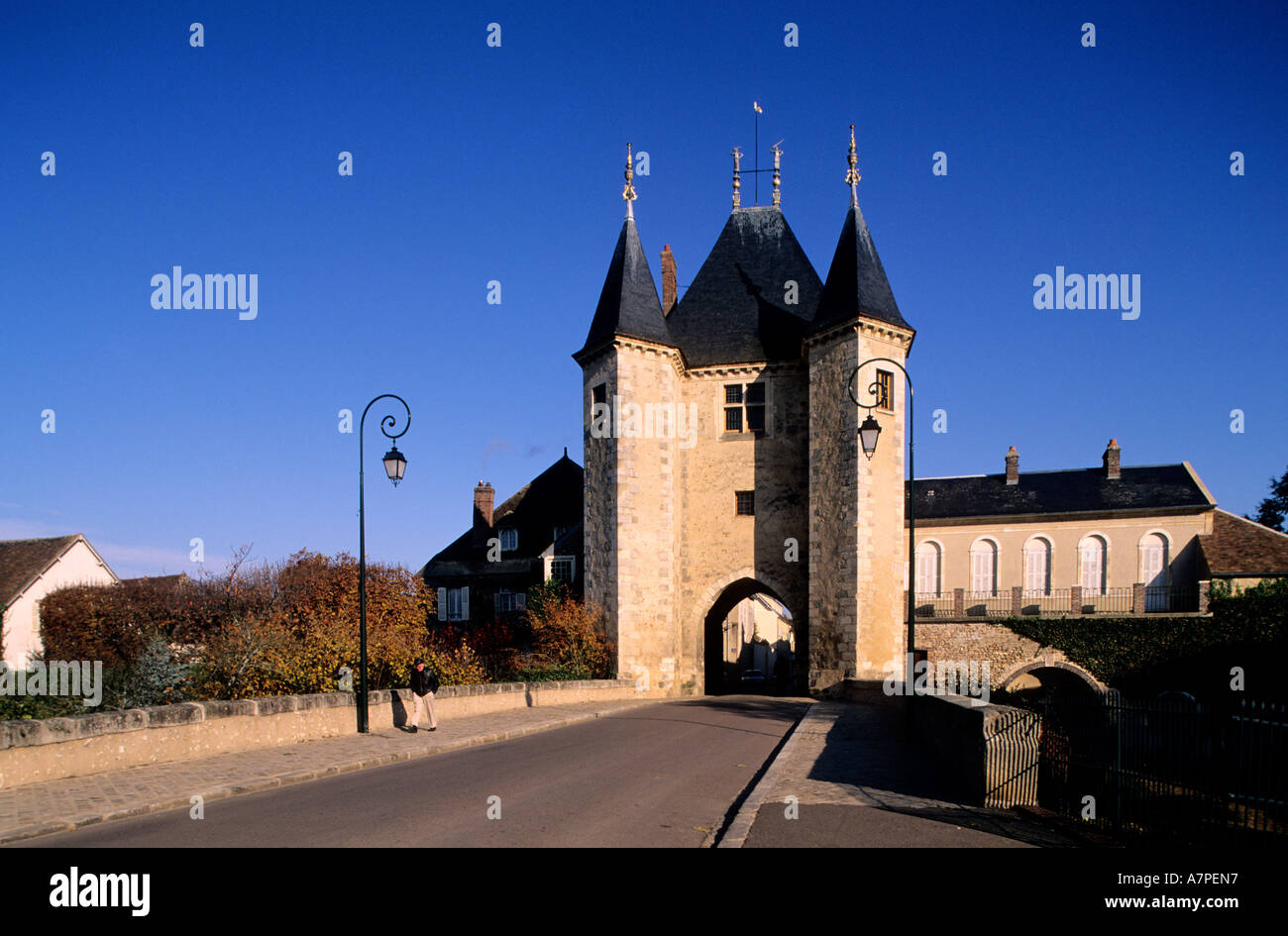 Francia, Yonne, Villeneuve sur Yonne, porta a Joigny Foto Stock