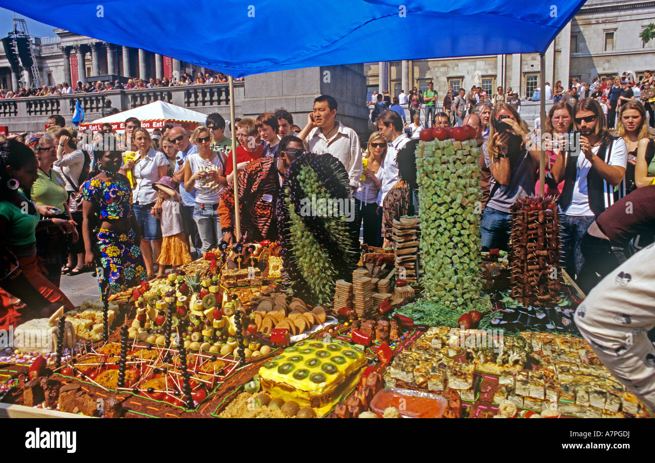 Mangiare a Londra display del cibo conformata come gli edifici del centro di Londra in aprile 2007 Foto Stock