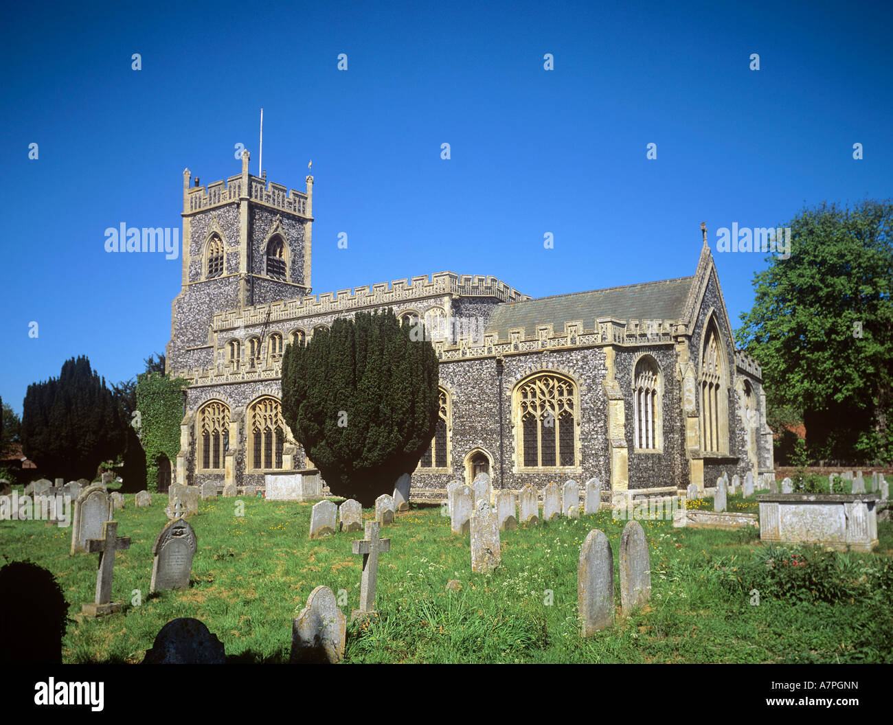 Chiesa Parrocchiale di Santa Maria nel villaggio di Stratford St Mary a nord di Dedham e nel cuore di Constable Country Foto Stock