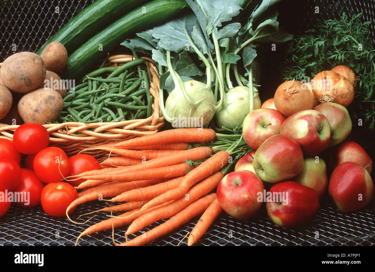 Diversi tipi di giardino frutta e verdure Foto Stock