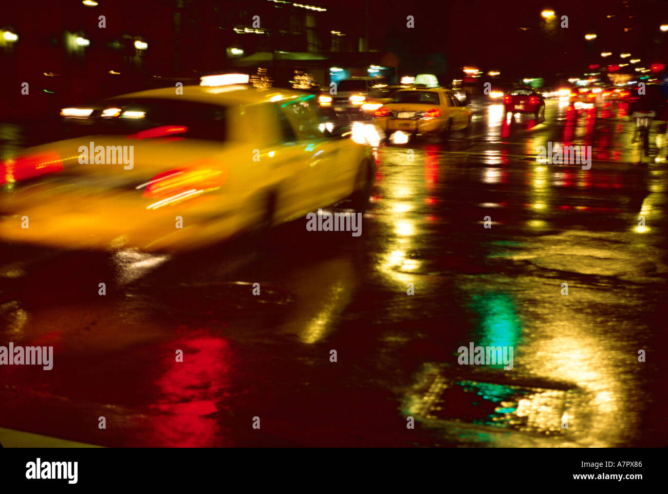 Taxi di accelerare la Settima Avenue Foto Stock