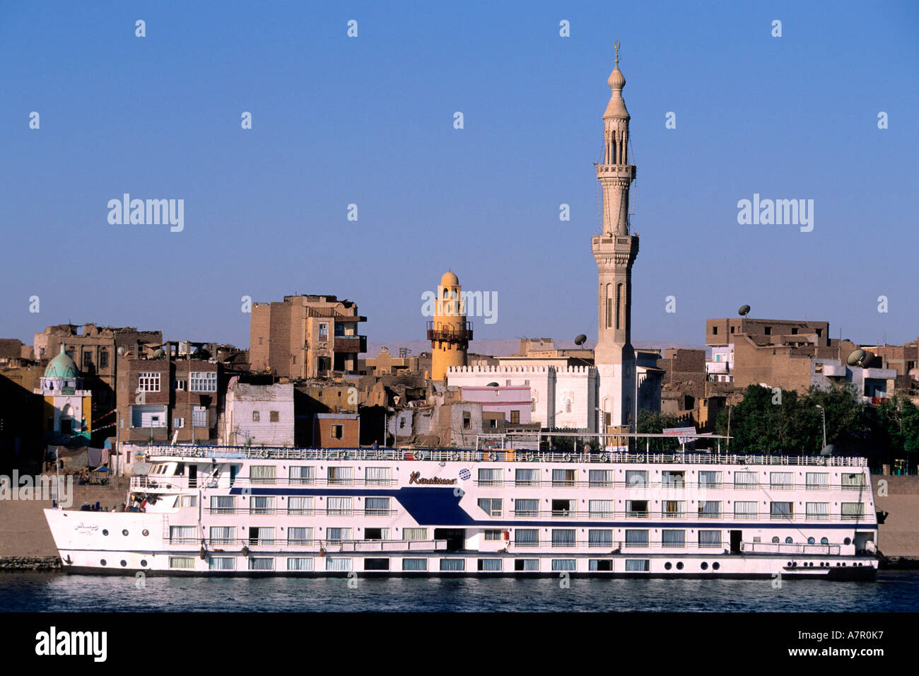 Egitto EDFOU, nave da crociera sul fiume Nilo Foto Stock