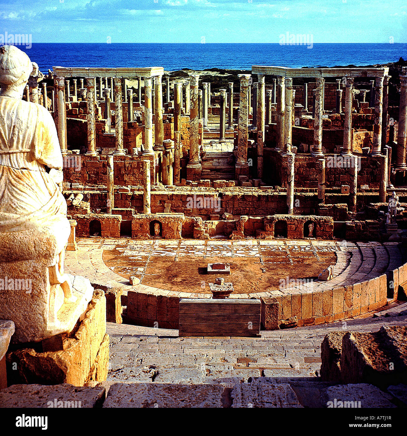 Le antiche rovine di anfiteatro, Sabratha, Libia Foto Stock