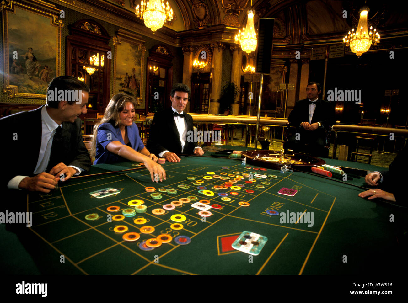 Roulette giocare al casinò di Monte Carlo Monaco Foto Stock