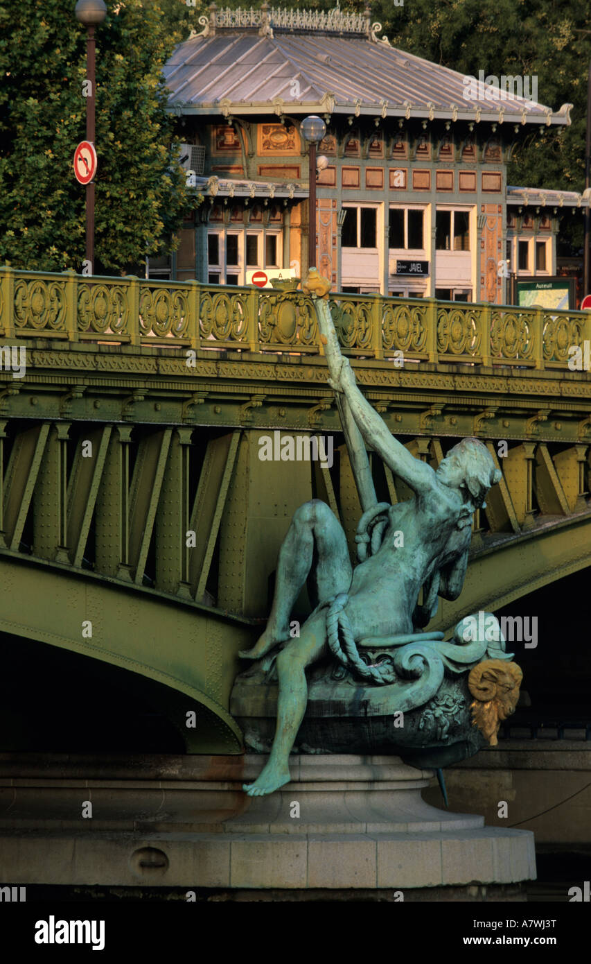 Pont Mirabeau e Javel stazione ferroviaria RER, Parigi, Francia Foto Stock