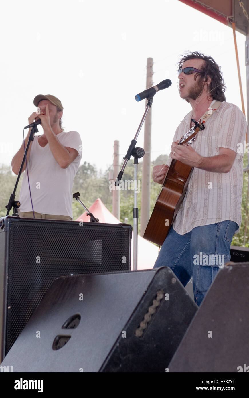 Folk Rock Band musicale Esecuzione di concerto sul palco di Kenting Taiwan Cina Foto Stock