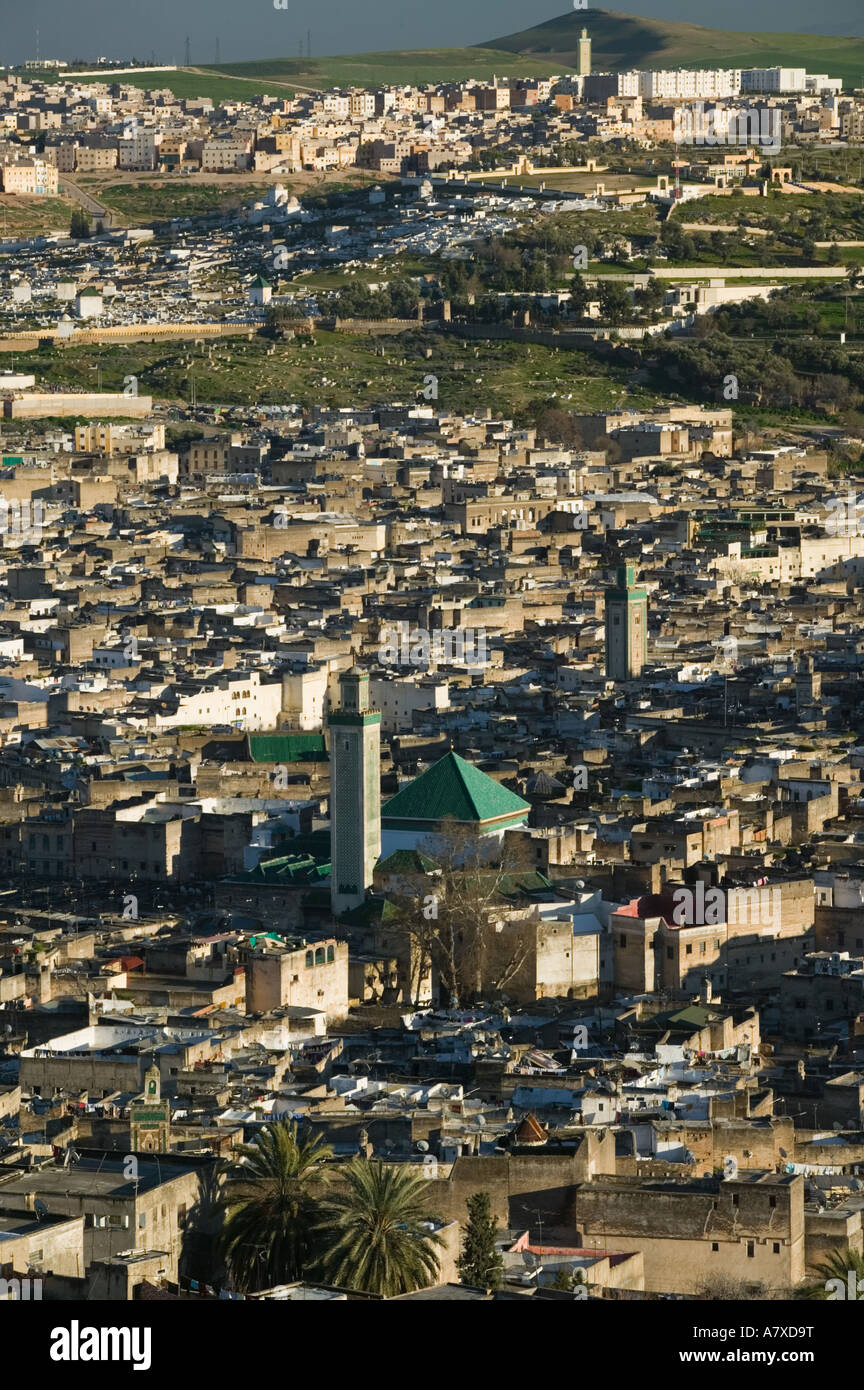 Il Marocco, Fes: Fes el Bali (vecchio FES), vista al tramonto dal Merenid tombe Foto Stock