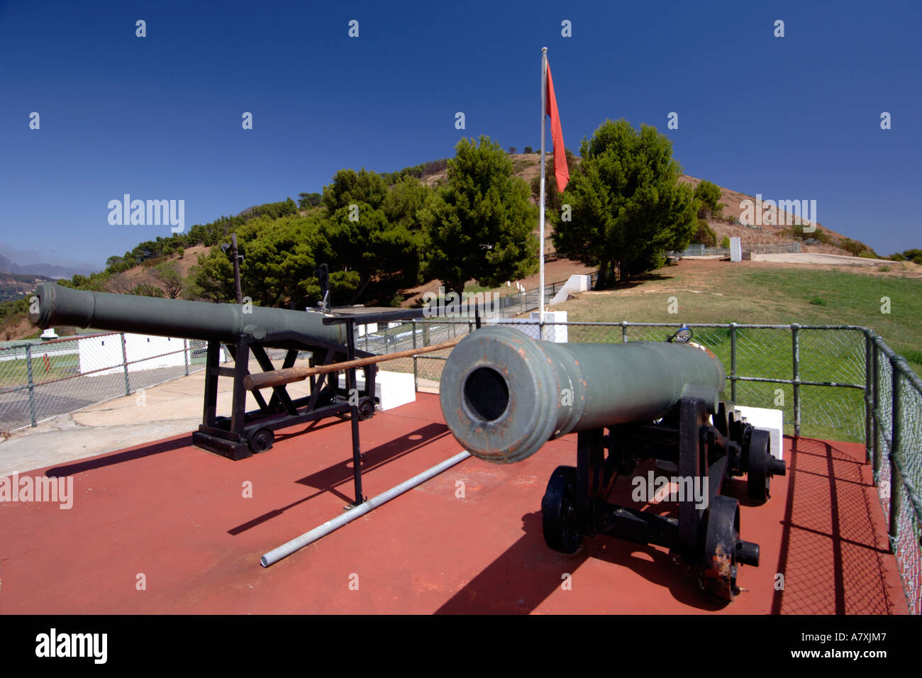 I due cannoni che alternano come il cannone di mezzogiorno a Città del Capo in Sud Africa. Foto Stock