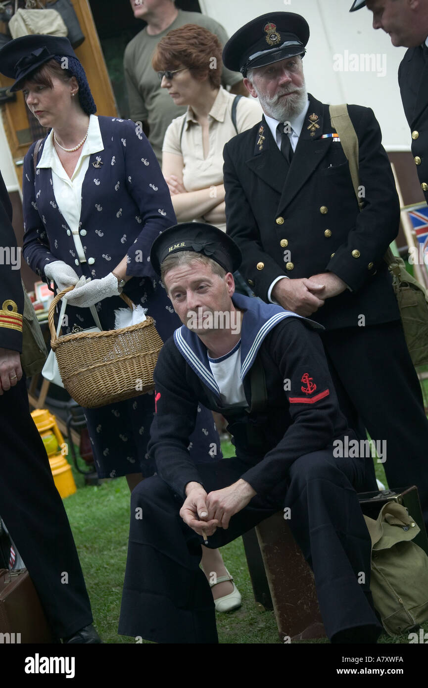 Guerra Mondiale di due appassionati in periodo di uniformi Foto Stock