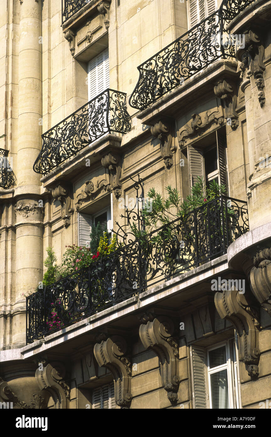 Gli appartamenti con balconi Boulevard Malsherbes Parigi Francia Foto Stock