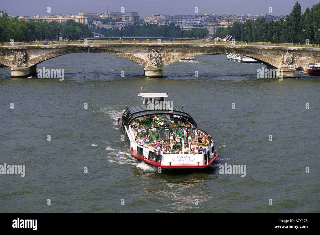 Vedettes du Pont Neuf barca Fiume Senna Parigi Francia Foto Stock