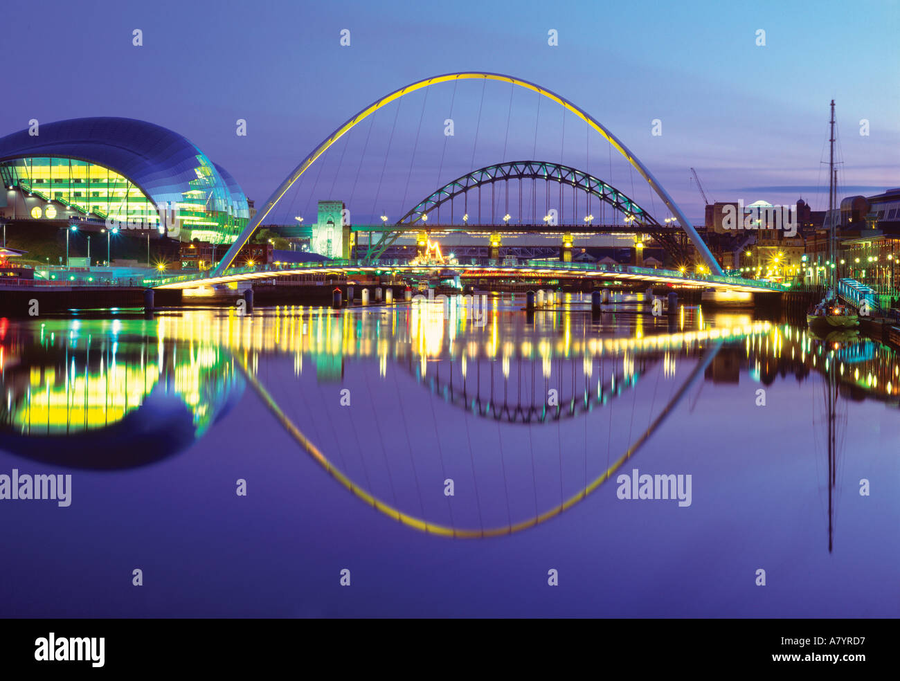 Newcastle Gateshead di notte Tyne and Wear Foto Stock