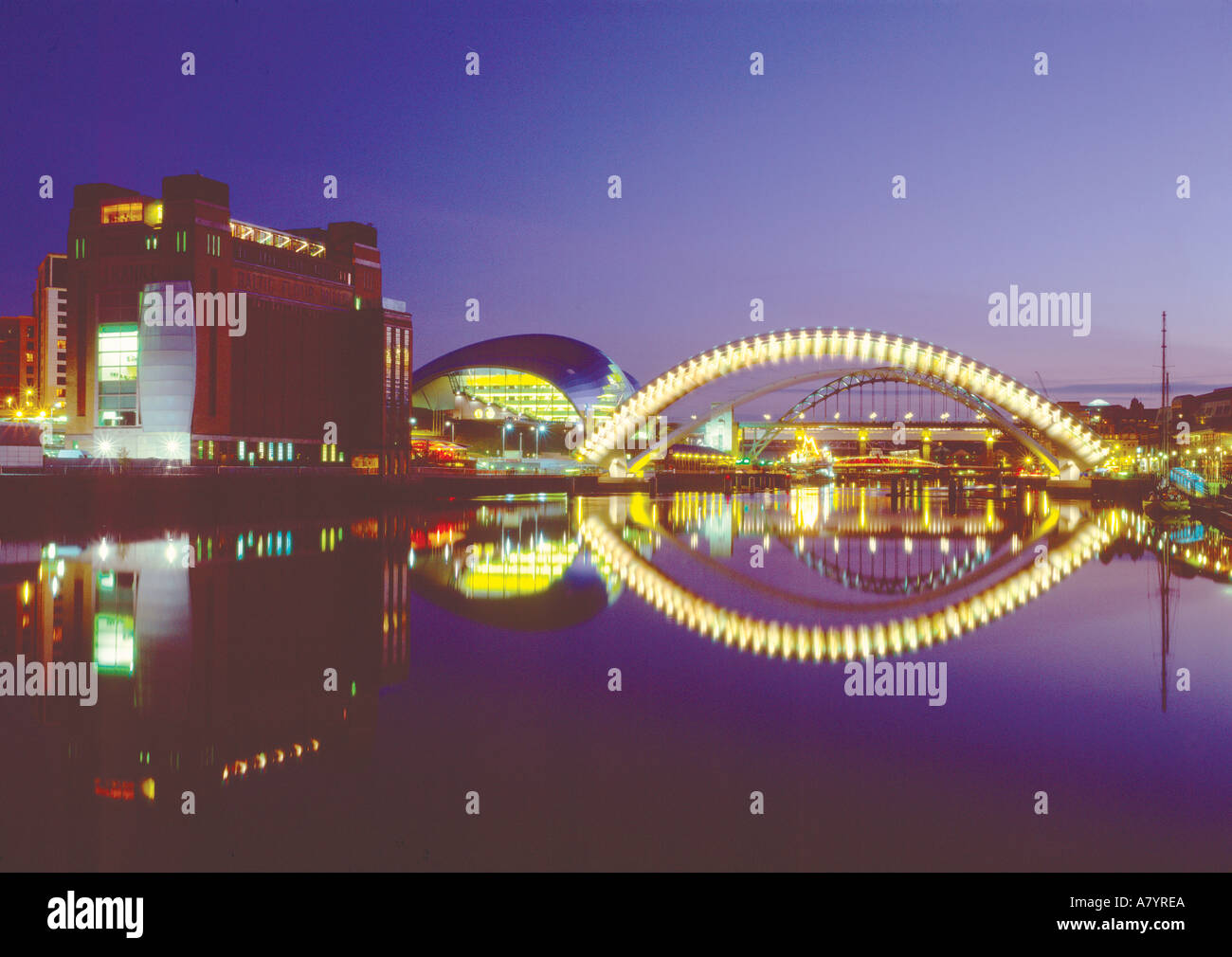 Newcastle Gateshead Quayside di notte Tyne and Wear Foto Stock