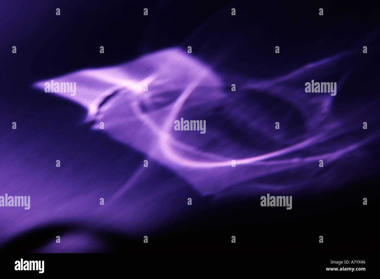 Immagine concettuale di hot plasma ionizzato materia interessata da un campo magnetico Foto Stock
