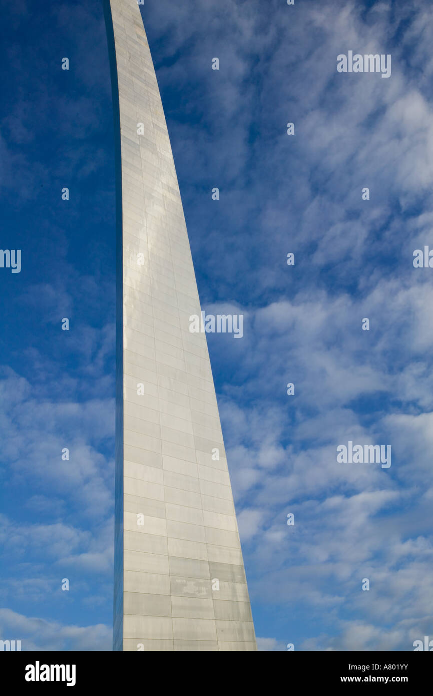 Stati Uniti d'America, Missouri, St. Louis: Gateway Arch Dettaglio, mattina Foto Stock