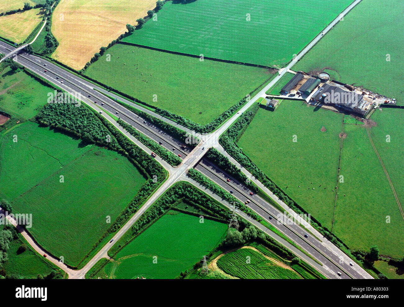 Vista di un nodo stradale dall'aria North Wales UK Foto Stock