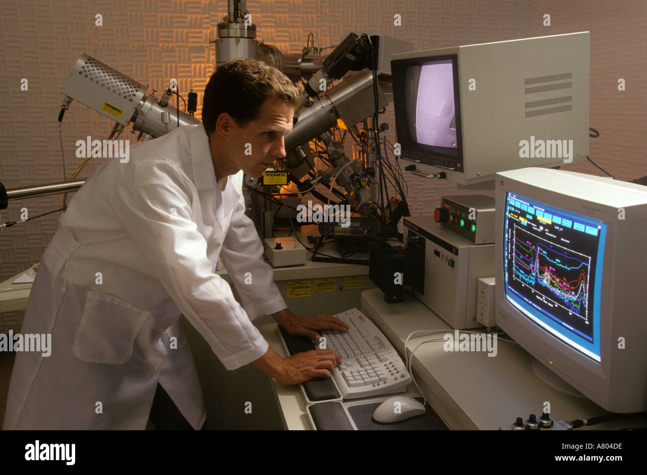 Funzionamento tecnico di un microscopio elettronico a scansione Foto Stock Funzionamento tecnico di un microscopio elettronico a scansione Foto Stock