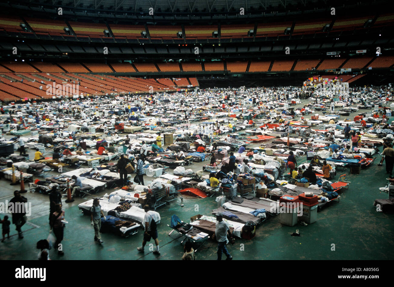 Houston Astrodome - vittime dell uragano Katrina spostato dalla tempesta che vivono in Houston Astrodome, in generale. Foto Stock