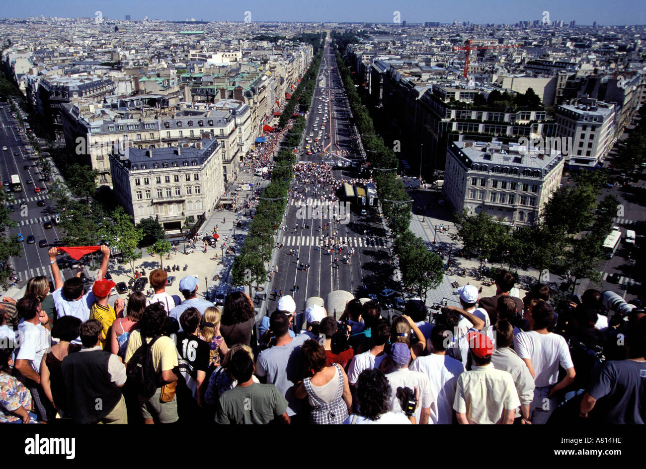 Francia, Parigi, tour di Francia arrivo sugli Champs Elysees, dall'inizio dell'Arco Trionfale (Arc de Triomphe) Foto Stock