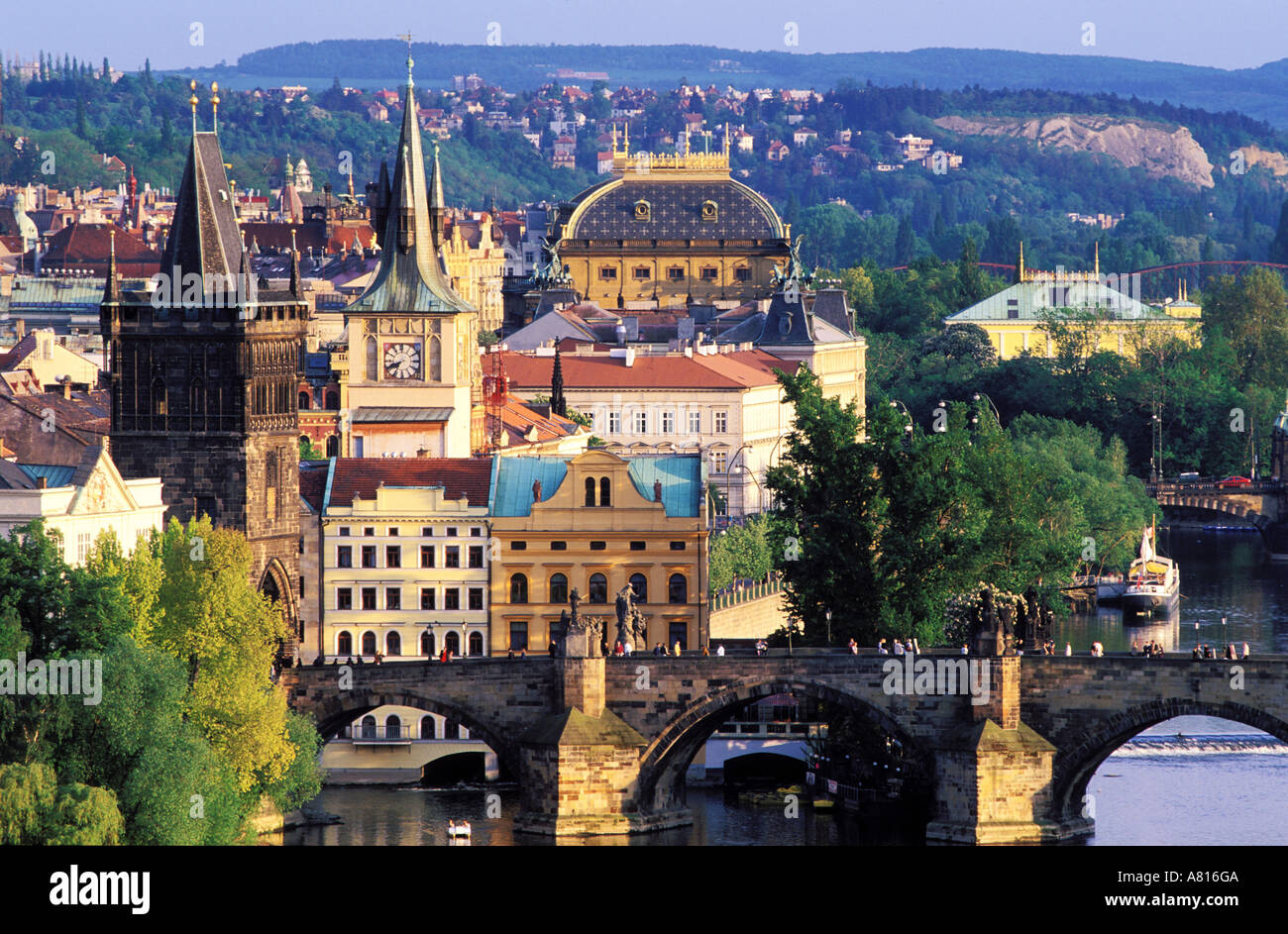 Repubblica Ceca, Praga Staré Mesto, dal Ponte Carlo e dalla città vecchia Foto Stock