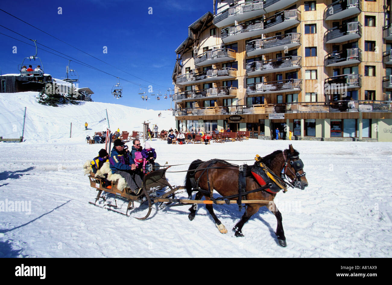 Francia, Haute Savoie, Avoriaz, ski resort, gite in slitte trainate da cavalli in viaggio Foto Stock