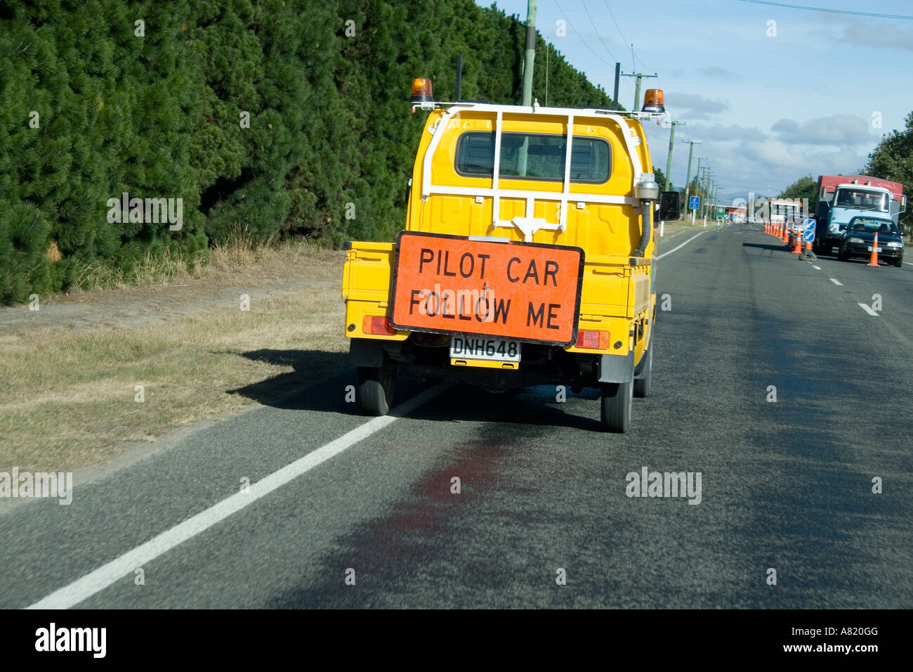 Vettura pilota con Follow Me firmare la Nuova Zelanda Foto Stock