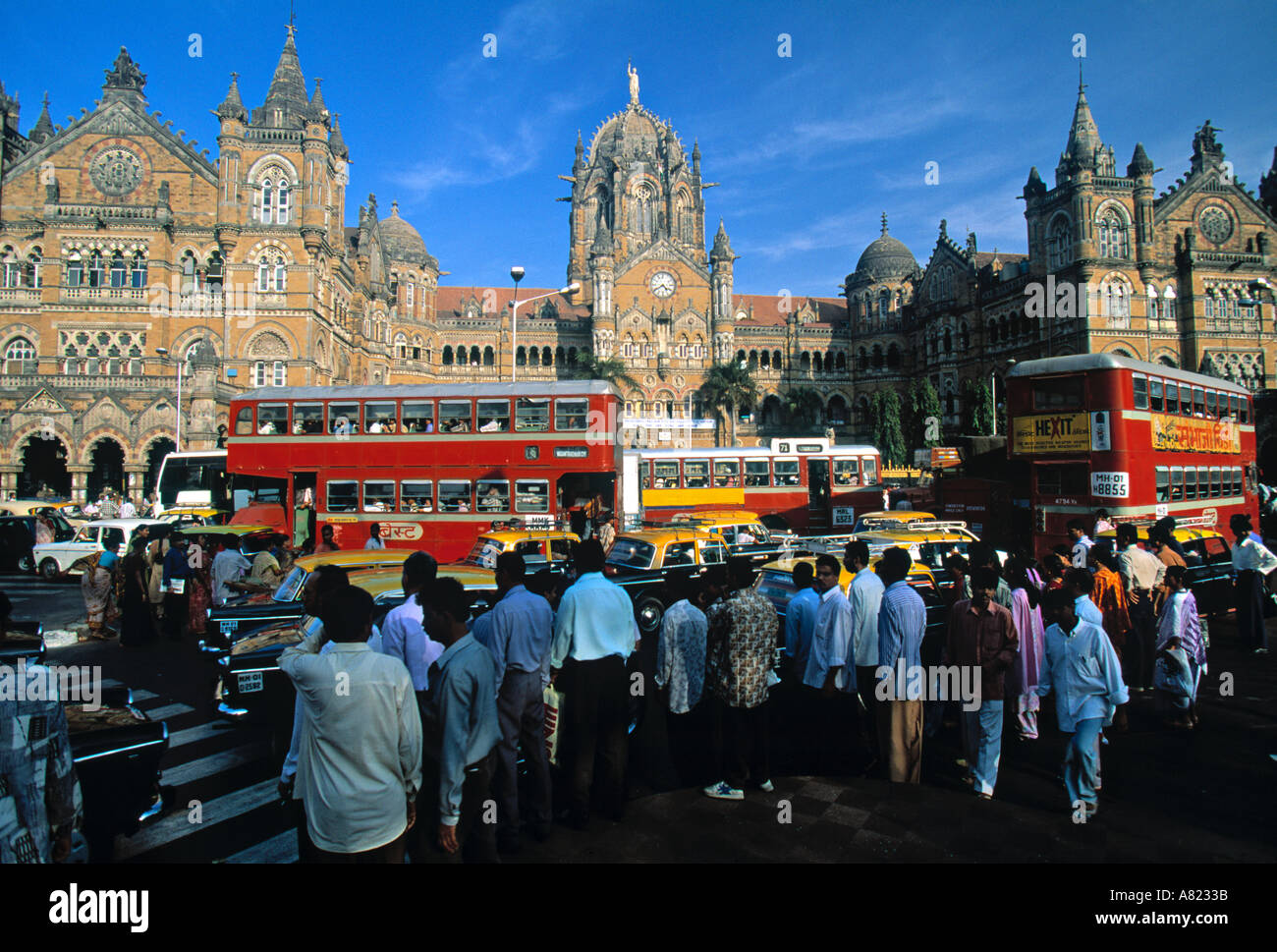La stazione ferroviaria di Victoria, Bombay (Mumbai), India Foto Stock