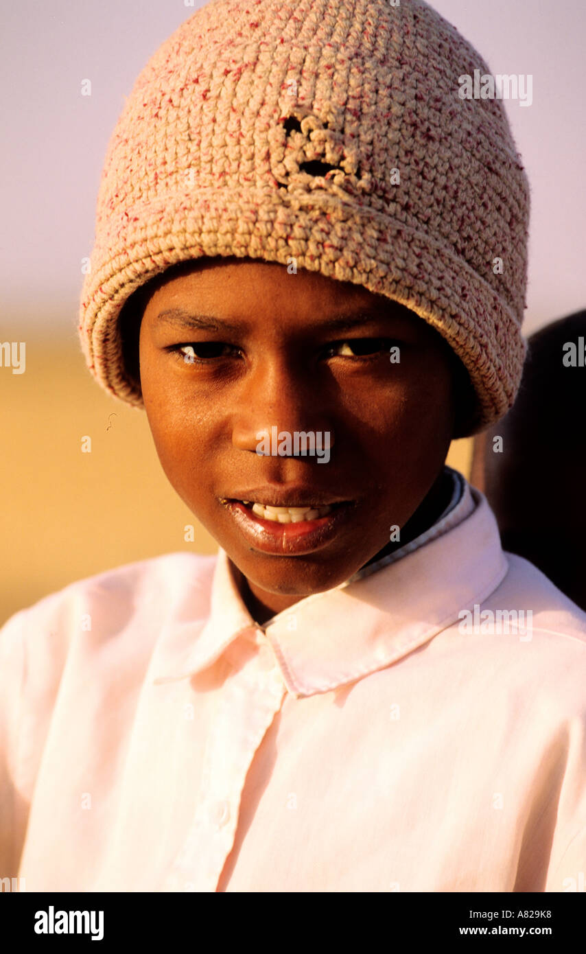 Il Senegal, ragazzo giovane appartenente al Wolof gruppo etnico Foto Stock