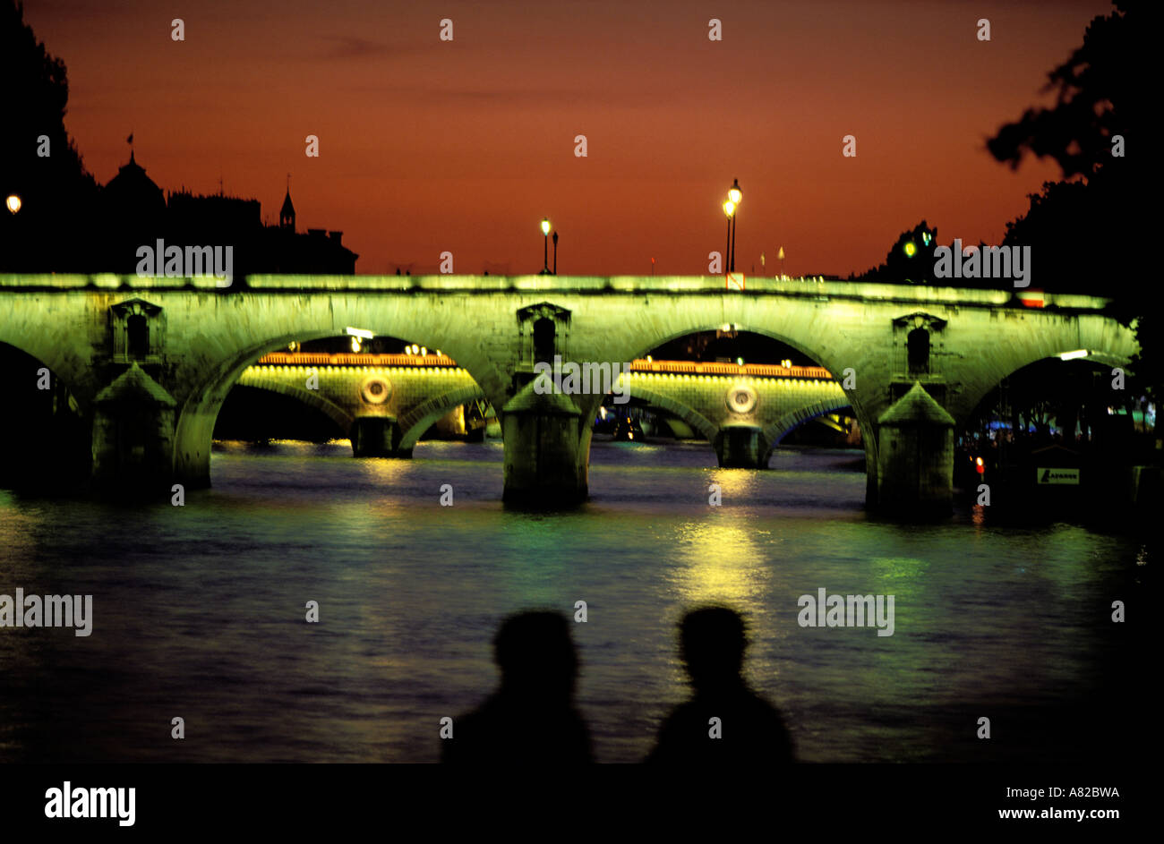 Francia Paris 75 Pont Marie Bridge di notte Foto Stock