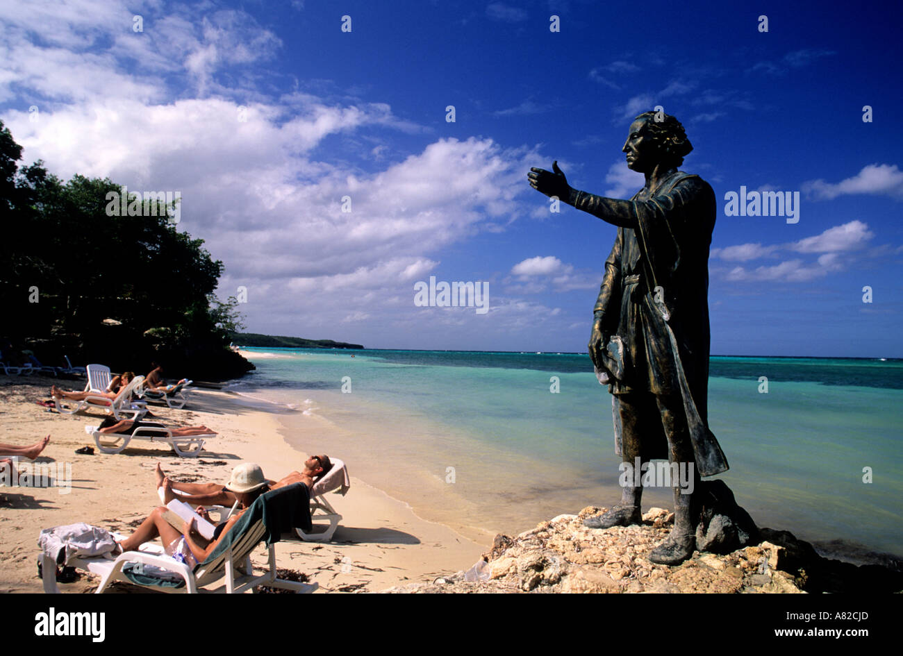 Cuba, Holguín, Christopher Columbus statua sulla spiaggia Guardalavaca Foto Stock
