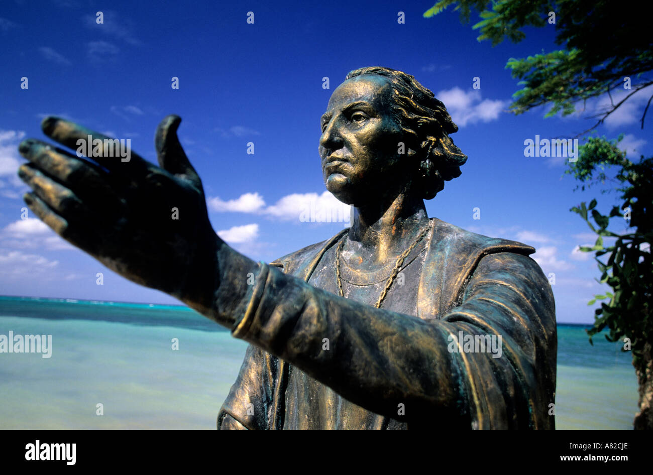 Cuba, Holguín, Christopher Columbus statua sulla Guardalavaca's Beach Foto Stock