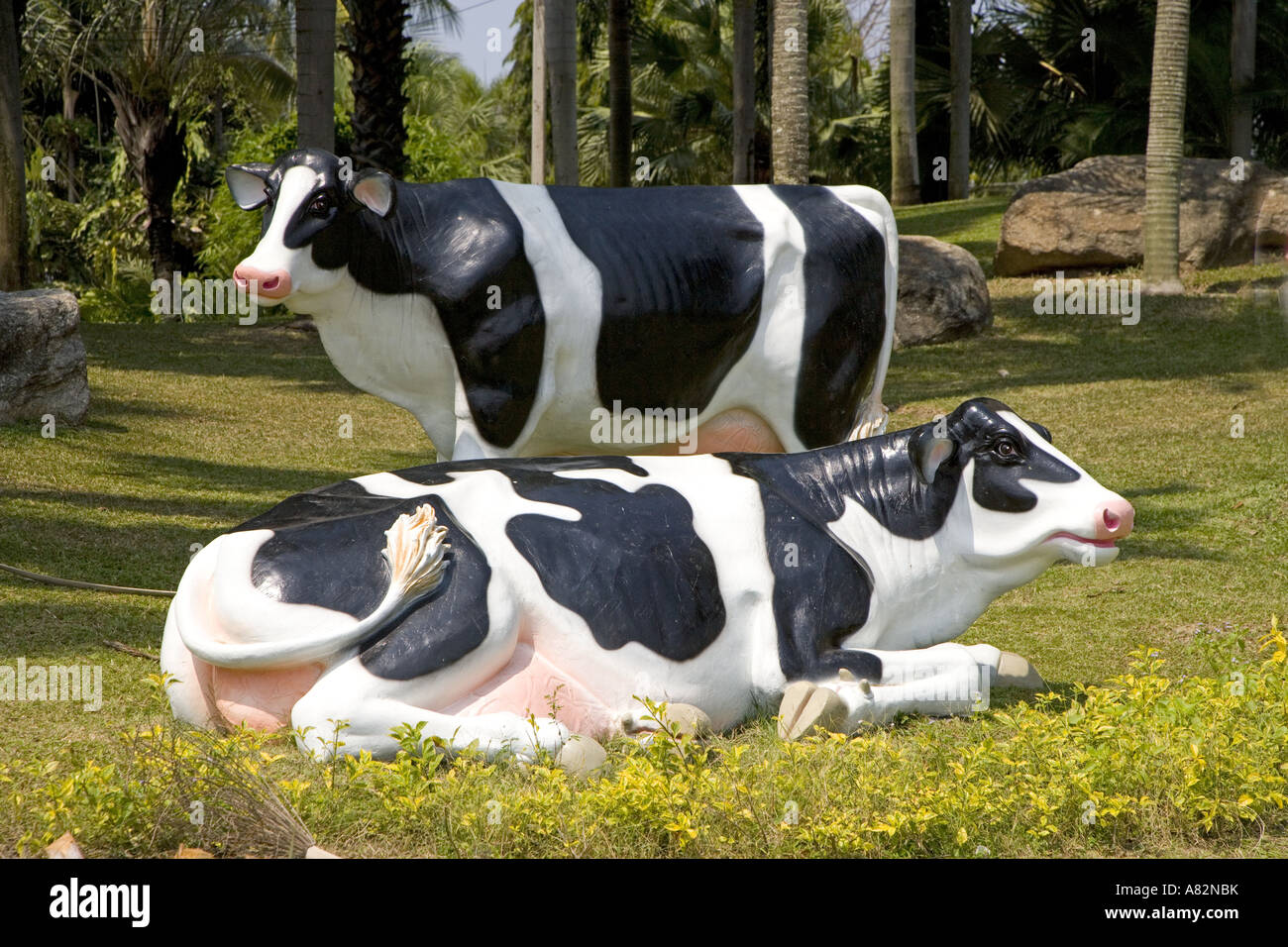 Le mucche in calcestruzzo della Thailandia Foto Stock