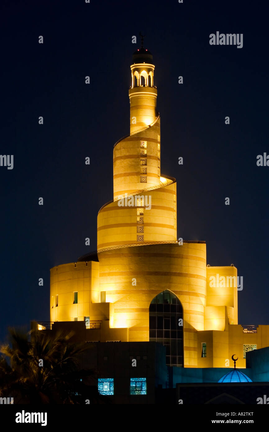 Il Qatar Doha moschea principale di notte Foto Stock