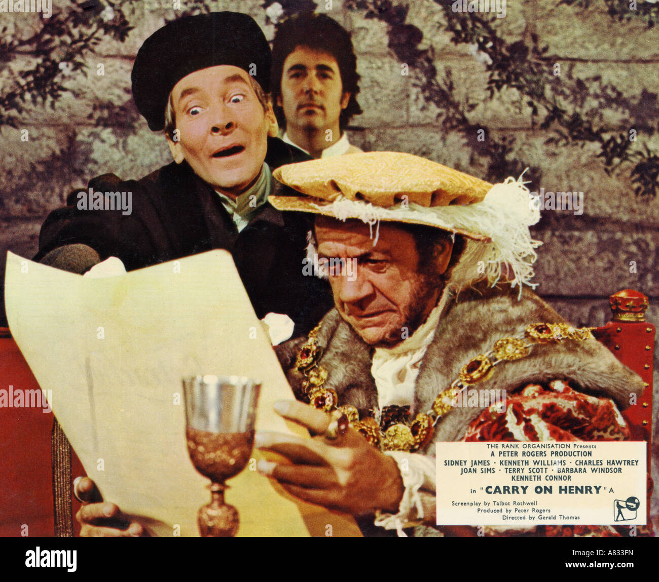 Portare su HENRY - 1971 Rank/Peter Rogers film con da Kenneth Williams a sinistra e Sid James Foto Stock