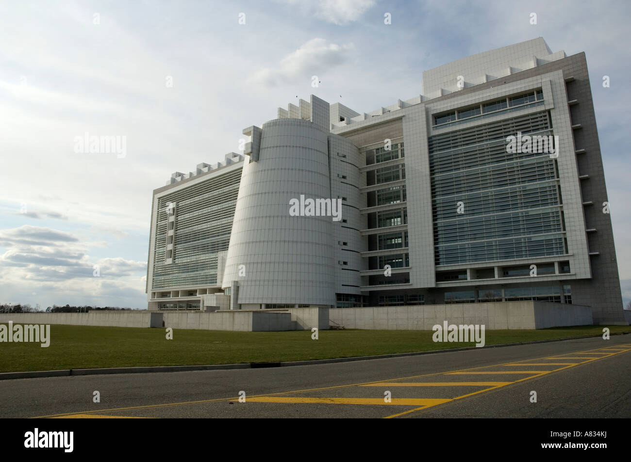 Il Tribunale federale edificio, Cohalan Corte complessa, Central Islip, New York. Macchina fotografica: Nikon D2x. Foto Stock