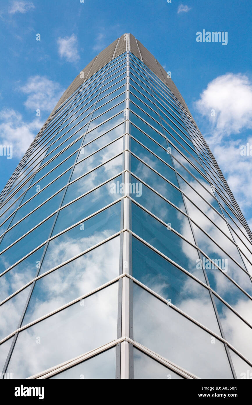Virginia Beach Convention Center torre esterna guardando il cielo Virginia Beach VA Foto Stock
