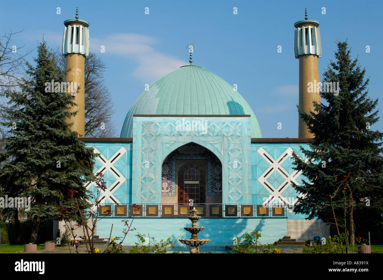 La Iman della Moschea di Ali al "Bella Vista" nel quartiere di Uhlenhorst, Amburgo, Germania Foto Stock