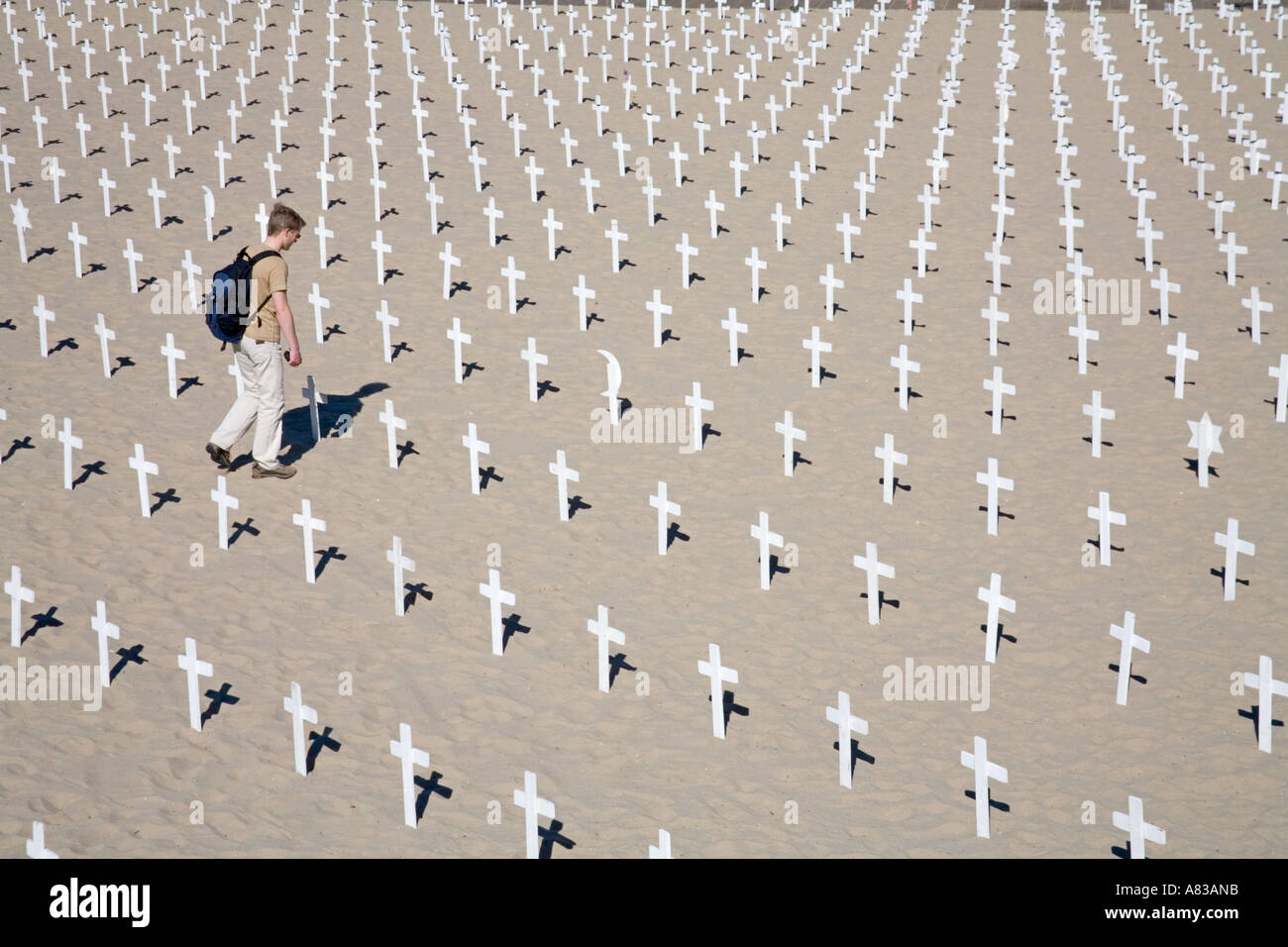 Arlington West Anti Memoriale di guerra santa Monica Los Angeles California Stati Uniti d'America per protestare contro la ripresa della guerra in Iraq Foto Stock