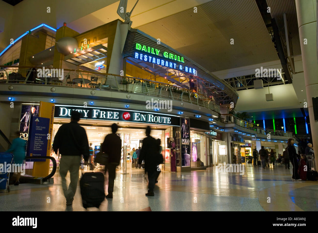 All'interno del Tom Bradley International terminal presso l'Aeroporto Internazionale di Los Angeles Foto Stock