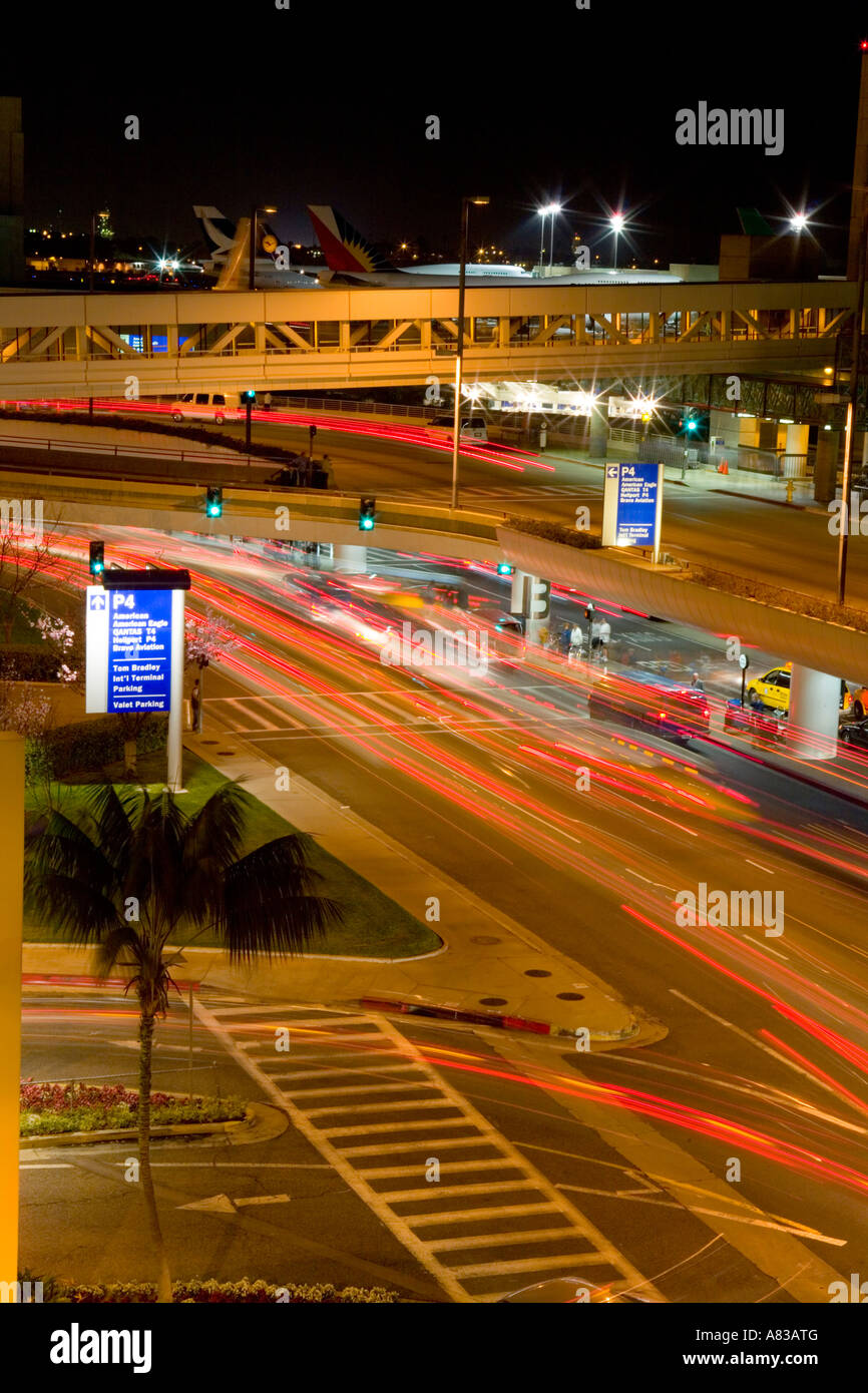 Il Tom Bradley International Terminal presso l'Aeroporto Internazionale di Los Angeles durante la notte Foto Stock