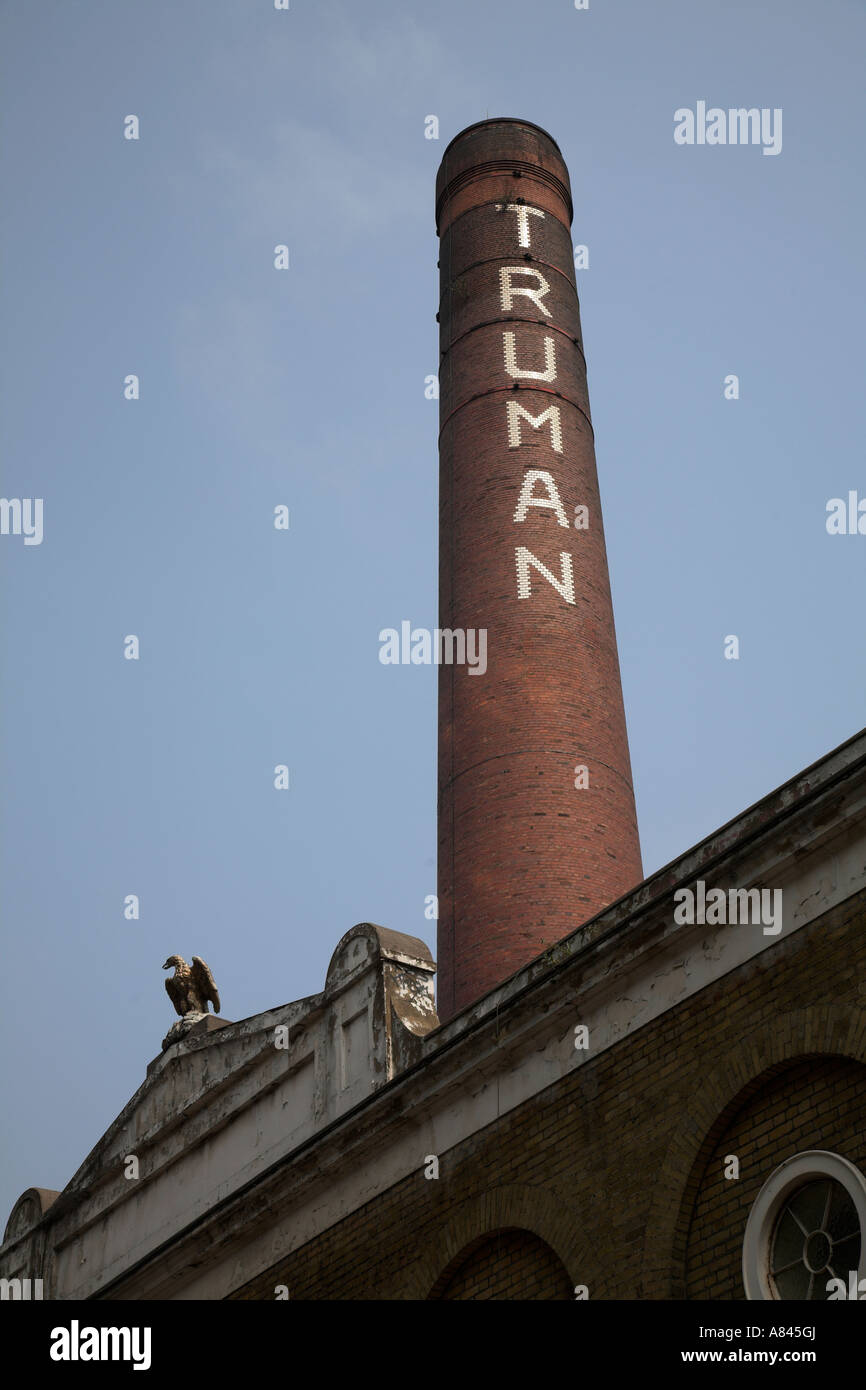 Ex Truman brewery building e il camino Brick Lane, East End di Londra E1, Inghilterra Foto Stock