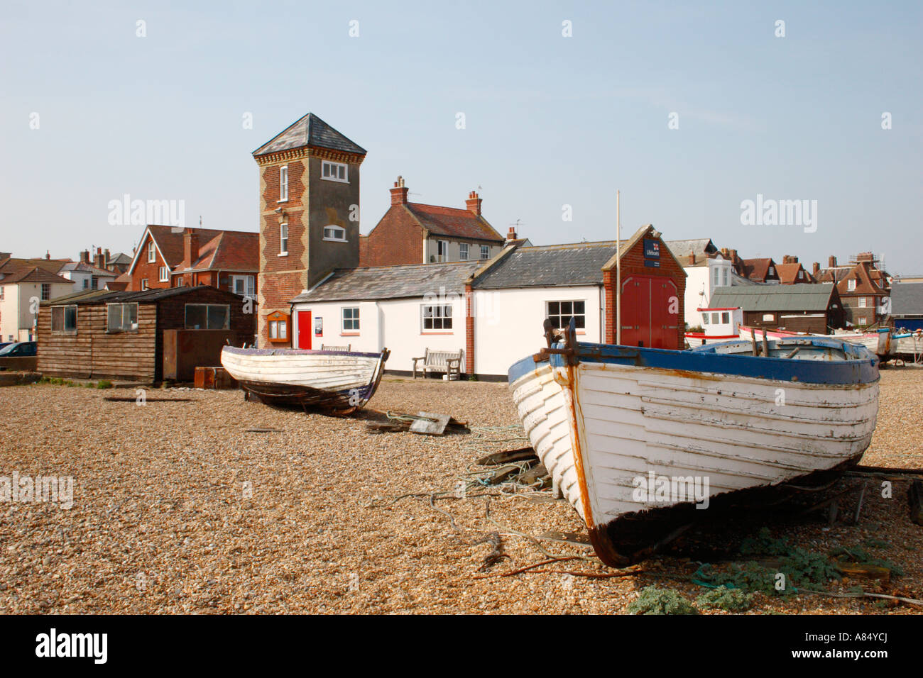 Scialuppa di salvataggio di Aldeburgh stazione. Foto Stock