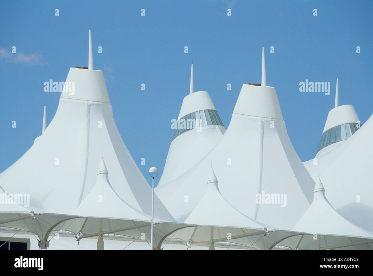 Stati Uniti d'America. Colorado. Dall'Aeroporto di Denver. Terminale di Jeppesen tetto. Foto Stock