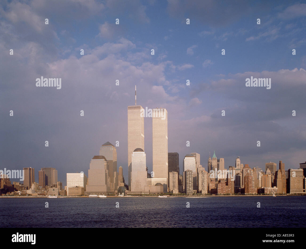 Stati Uniti d'America. Vista della città di New York con il World Trade Center Twin towers (prima 911). 1999. Foto Stock
